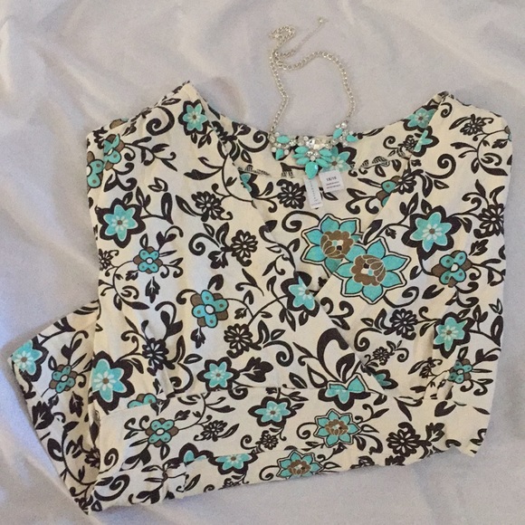 Nick And Sarah Tops - Floral Top